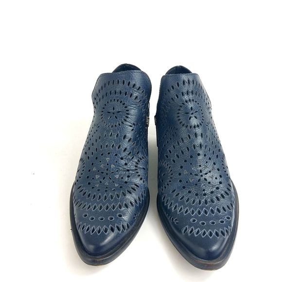 Veracruz Machika Blue Perforated Booties - Picture 2 of 8